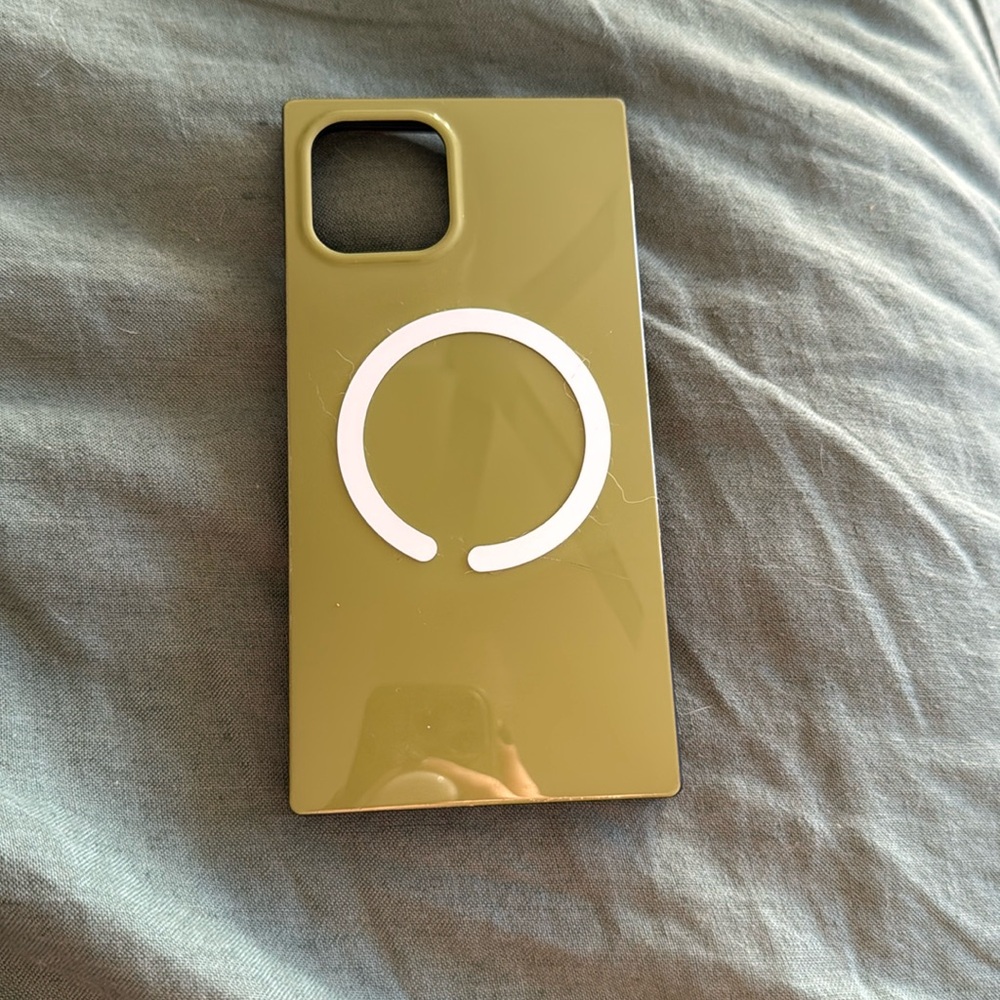 Flaunt phone case iPhone 12 Pro - olive